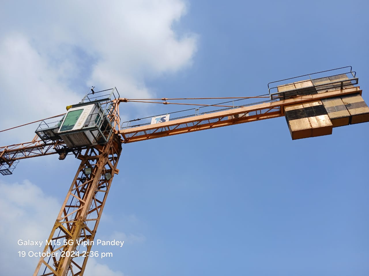 second-hand tower cranes for sale in Uttarakhand, providing reliable and efficient cranes for construction projects in diverse terrains,